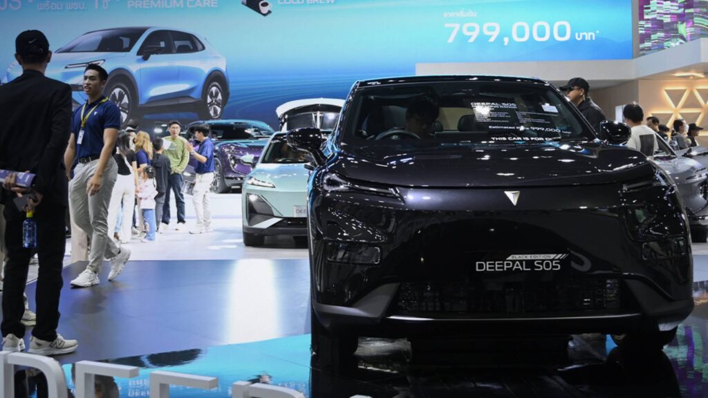 Deepal S05 au salon automobile de Bangkok // Source : Changan