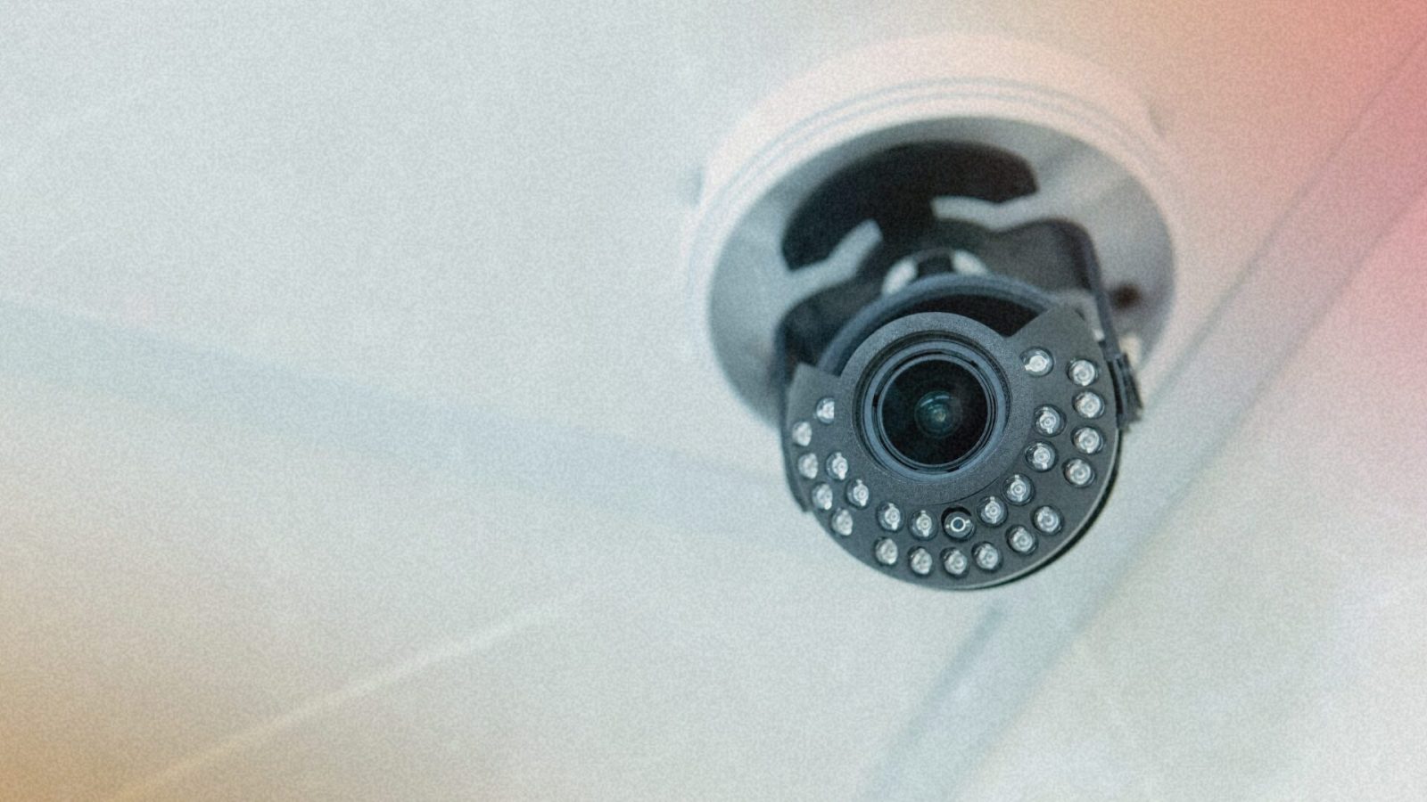 120 000 camÃ©ras IP ont Ã©tÃ© piratÃ©es pour alimenter un site voyeuriste : comment ce hack...