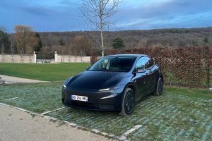 Le nouveau Tesla Model Y Standard à l'essai. // Source : Robin San Vicente pour Numerama Le nouveau Tesla Model Y Standard à l'essai. // Source : Robin San Vicente pour Numerama