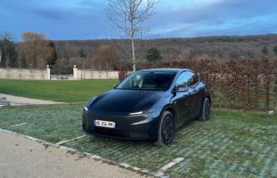 Le nouveau Tesla Model Y Standard à l'essai. // Source : Robin San Vicente pour Numerama Le nouveau Tesla Model Y Standard à l'essai. // Source : Robin San Vicente pour Numerama