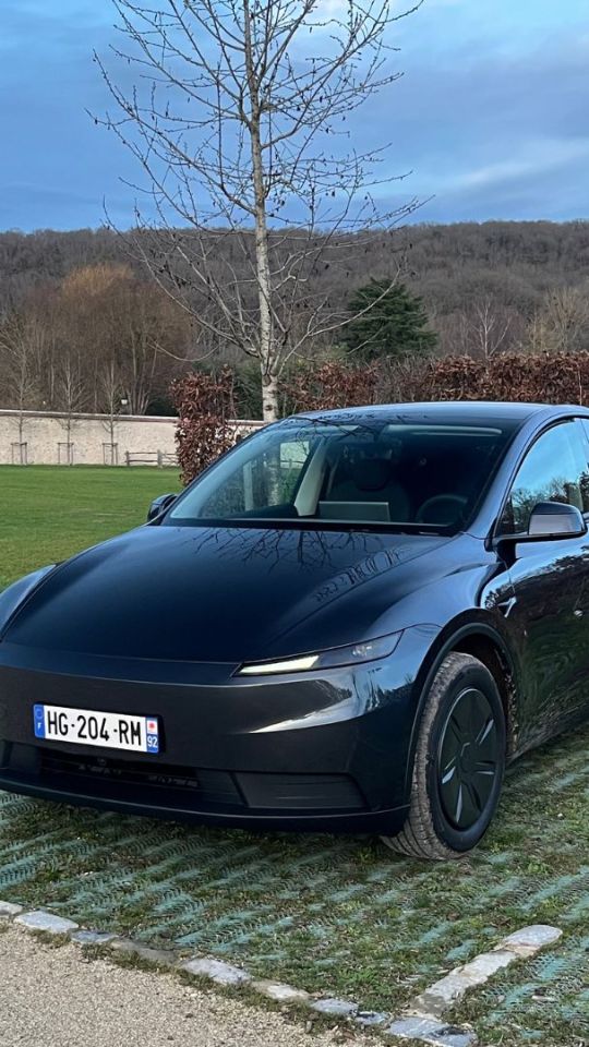 Le nouveau Tesla Model Y Standard à l'essai. // Source : Robin San Vicente pour Numerama Le nouveau Tesla Model Y Standard à l'essai. // Source : Robin San Vicente pour Numerama