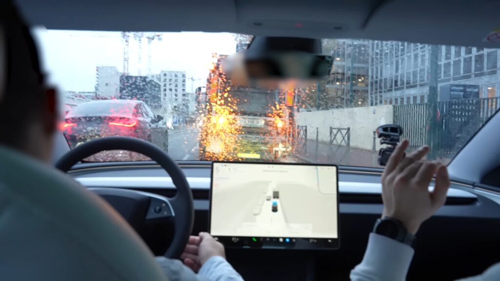 Remonter toute une file à fond la caisse pour être bloqué 10 mètres plus loin : une spécialité humaine // Source : Numerama