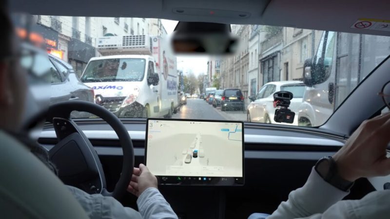 J’ai testé la conduite autonome Tesla (FSD v14) en banlieue parisienne : le verdict (vidéo) J’ai testé la conduite autonome Tesla (FSD v14) en banlieue parisienne : le verdict (vidéo)