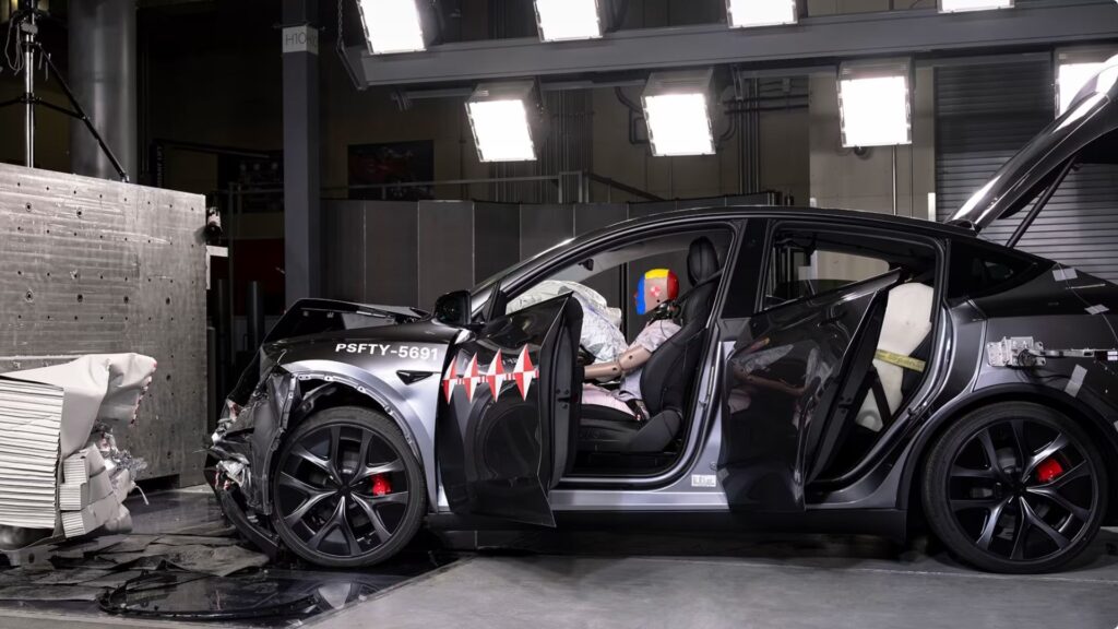 Crash-test du Tesla Model Y Performance. // Source : Tesla