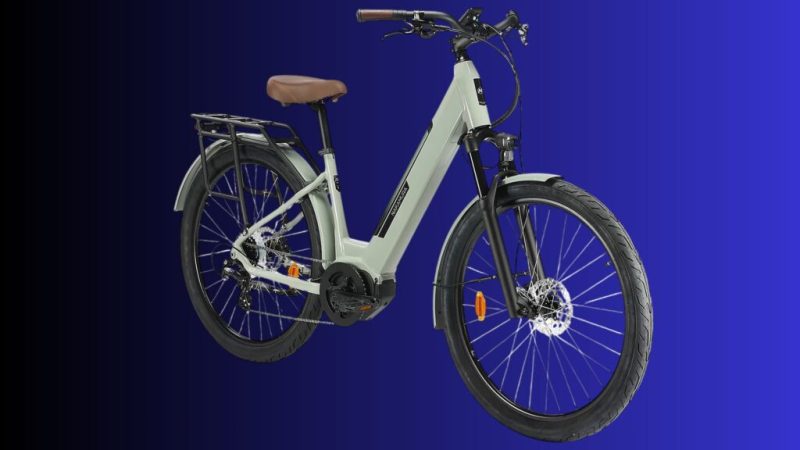Ce vélo électrique endurant d’Intersport baisse son prix de 500&nbsp;€