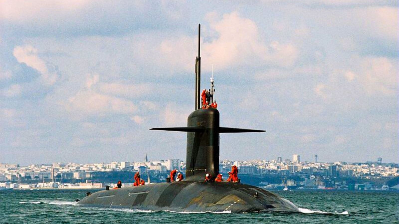 Drones Ã  lâ€™ÃŽle Longue : la Marine ouvre le feu pour protÃ©ger la base nuclÃ©aire...