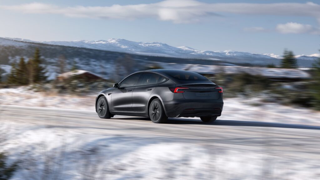 Tesla Model 3 Standard // Source : Tesla