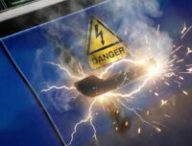 Les poignées de portes des Tesla peuvent être un danger en cas d'accident. // Source : Une par Robin San Vicente pour Numerama