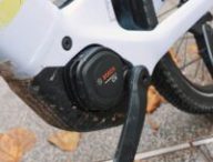 Le VTT urbain électrique Scott Axis 20 Wave // Source : Alfred Tertrais pour Numerama