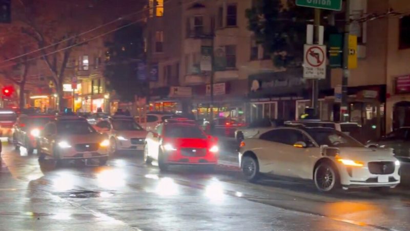 Waymo s&rsquo;explique officiellement sur la panne massive de ses taxis autonomes