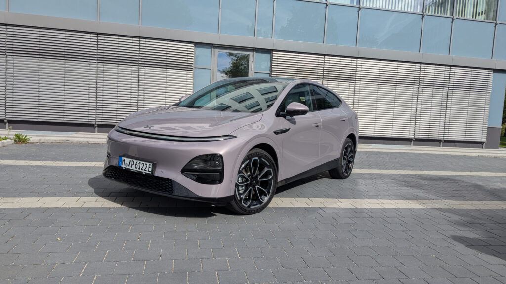 Moins dynamique, mais plus confortable ce Xpeng G6 // Source : Raphaelle Baut pour Numerama Moins dynamique, mais plus confortable ce Xpeng G6 // Source : Raphaelle Baut pour Numerama