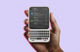 Clicks, une entreprise spécialisée dans les accessoires mobiles, a dévoilé début janvier 2026 son tout premier smartphone, baptisé « Clicks Communicator ». // Source : Clicks