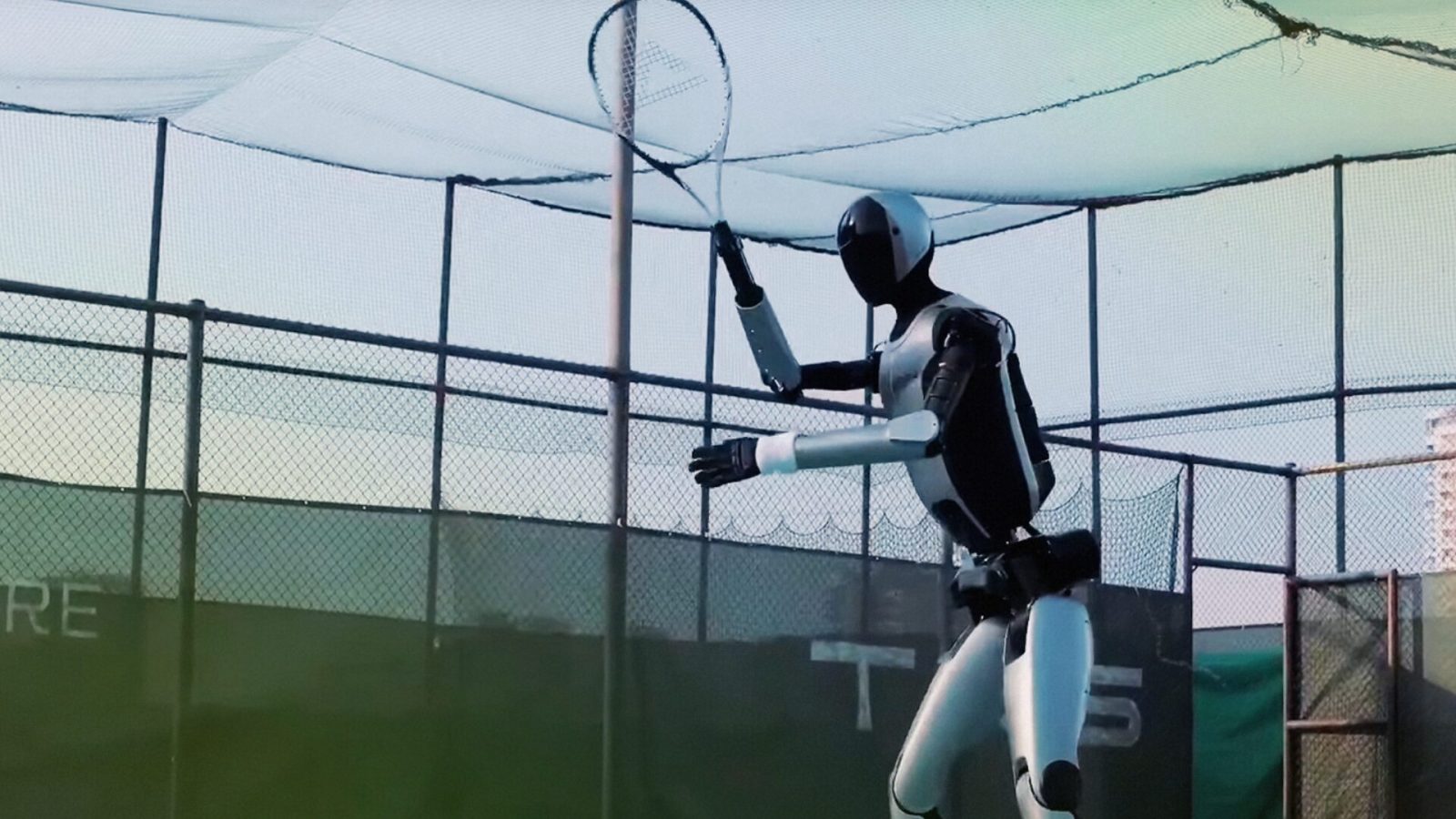 Ce robot humanoïde s’est mis au tennis, et il joue presque comme Nadal