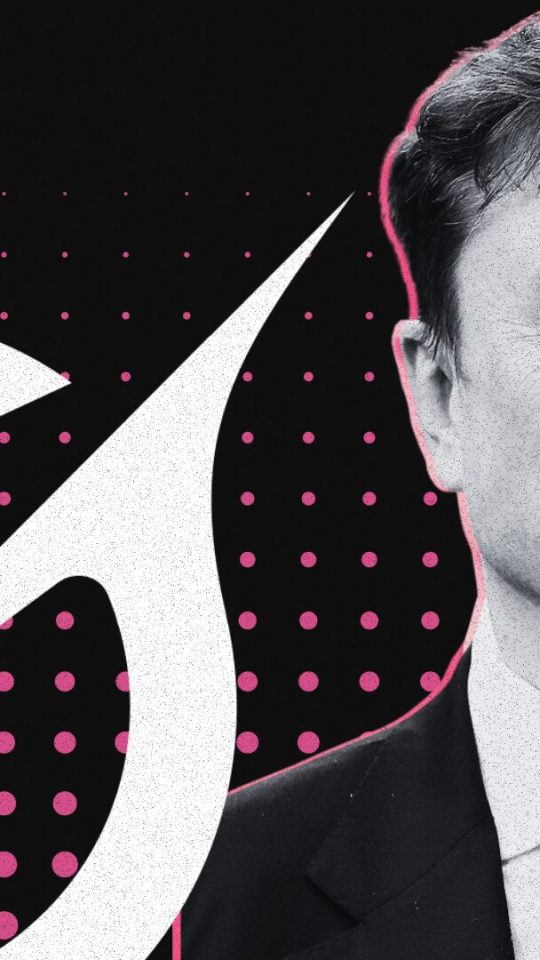 Depuis la fin décembre 2025, des hommes demandent massivement à Grok, l’IA développée par xAI, la société d’Elon Musk, via le réseau social X, de générer des images déshabillant des femmes. // Source : Numerama / Grok / Gage Skidmore