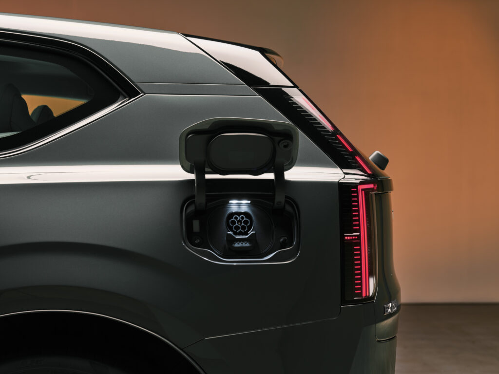 Il faut trouver des bornes 800V par contre