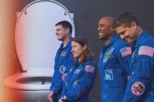 Comment feront les astronautes pour aller aux toilettes ? // Source : Via Flickr/Nasa ; montage Numerama avec Canva Comment feront les astronautes pour aller aux toilettes ? // Source : Via Flickr/Nasa ; montage Numerama avec Canva