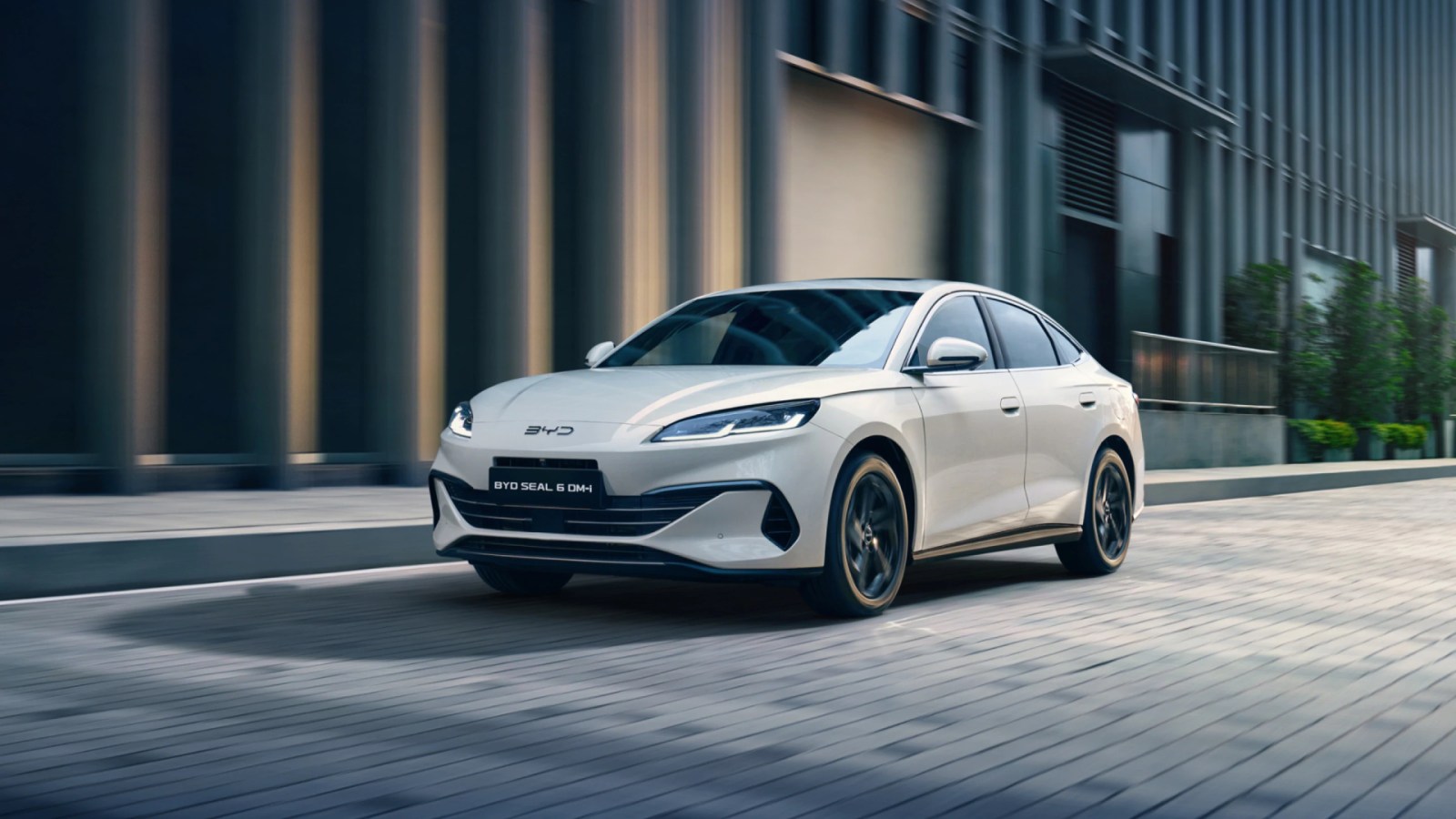 Surtaxe sur les voitures hybrides chinoises : Bruxelles dit non, pour l’instant