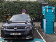 Citroën E-C5 Aircross en recharge sir Electra // Source : Raphaelle Baut pour Numerama