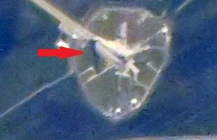 La fusée SLS vue depuis l'ISS. // Source : Via X @Astro_ChrisW