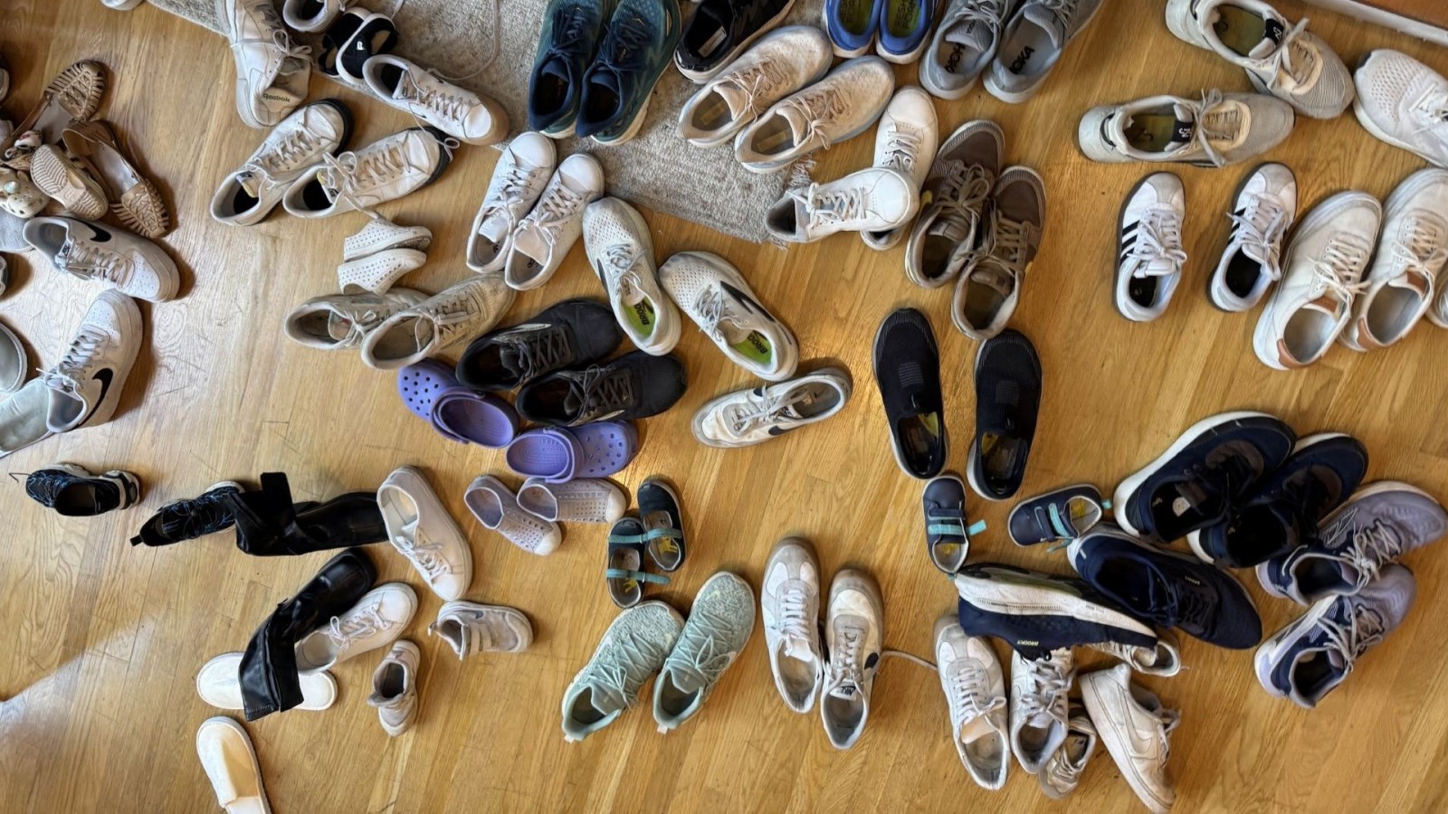 Pourquoi de plus en plus de startups américaines interdisent les chaussures au bureau