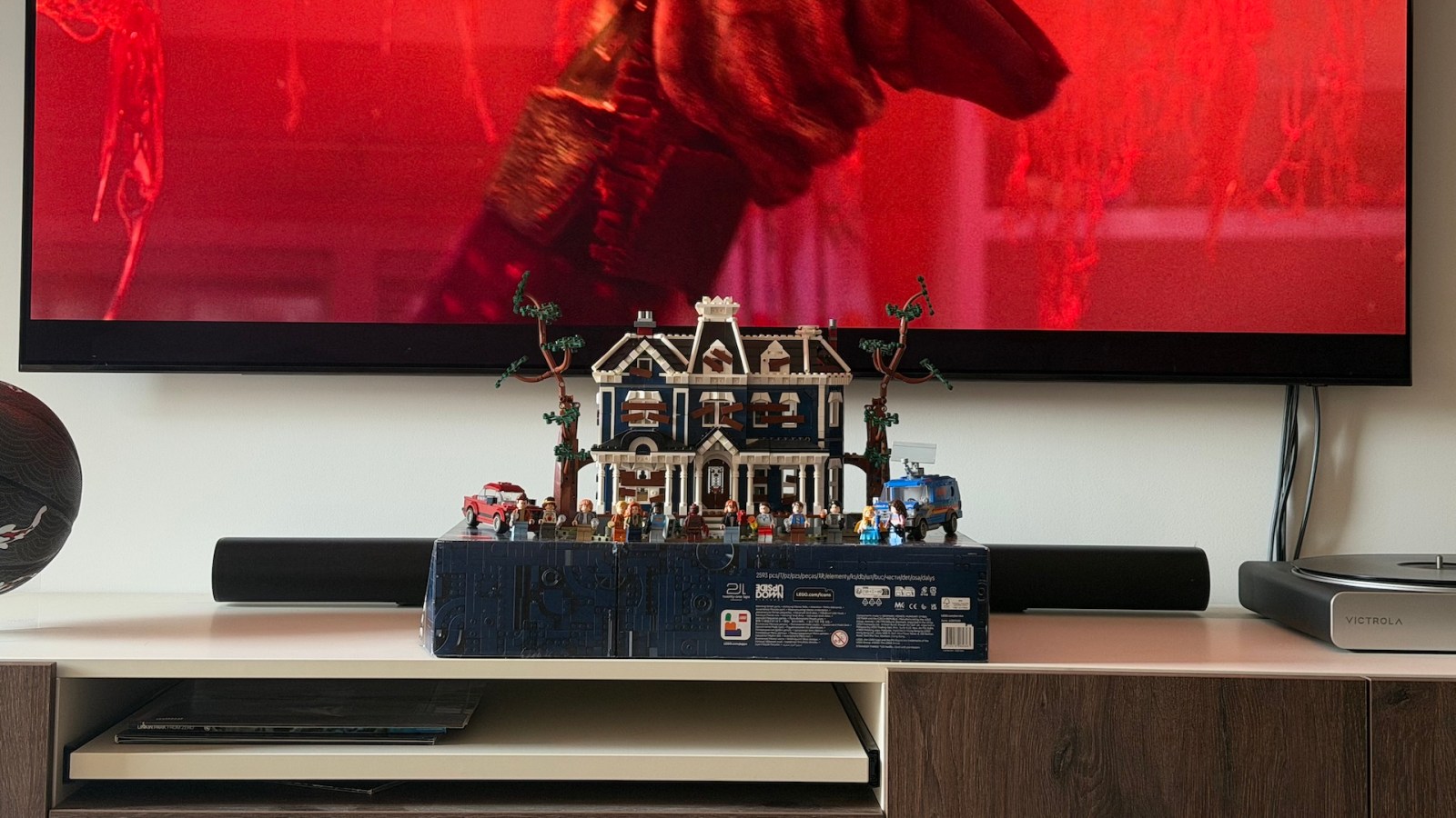 Maintenant que Stranger Things est finie, vous pouvez construire cette maison Lego au secret étrange