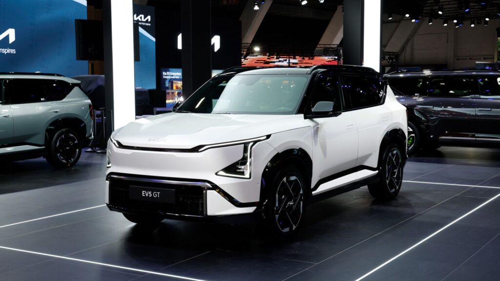 Le nouveau Kia EV5 GT au Salon de Bruxelles. // Source : Kia Le nouveau Kia EV5 GT au Salon de Bruxelles. // Source : Kia
