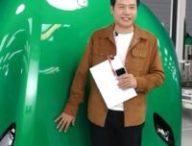 Le patron de Xiaomi démonte un YU7 // Source : Capture live Lei Jun sur Weibo Le patron de Xiaomi démonte un YU7 // Source : Capture live Lei Jun sur Weibo