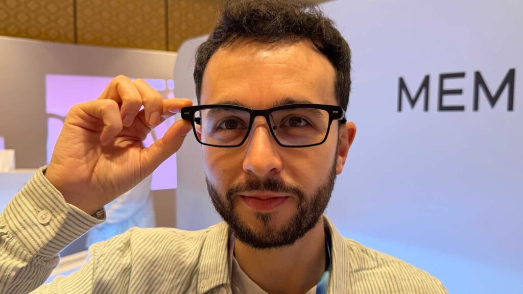 Les Memo One sont très discrètes pour des lunettes connectées. Les Memo One sont très discrètes pour des lunettes connectées.