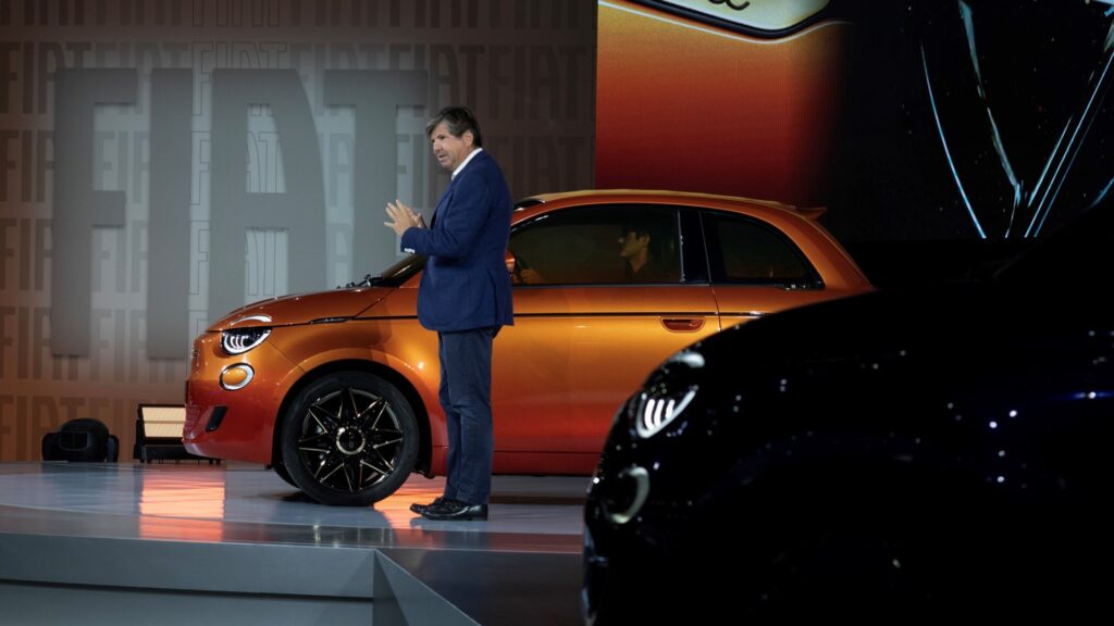 Olivier Fran&ccedil;ois lors du lancement de Fiat 500e // Source : Fiat