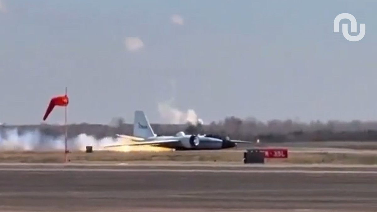 L'avion WB-57 lors d'un atterrissage compliqué.