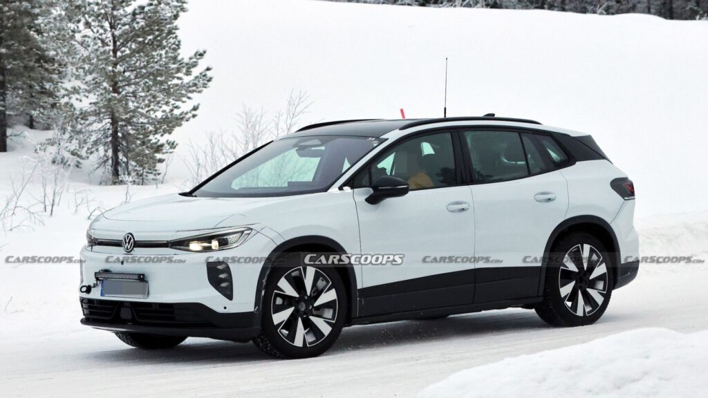 Le futur Volkswagen ID. Tiguan surpris en test hivernal en Su&egrave;de. // Source : Carscoops