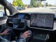 Le Tesla FSD dans un Model X. // Source : Tesla Le Tesla FSD dans un Model X. // Source : Tesla