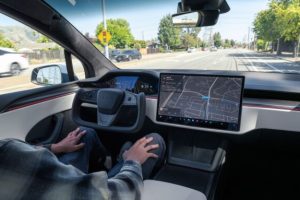 Le Tesla FSD dans un Model X. // Source : Tesla