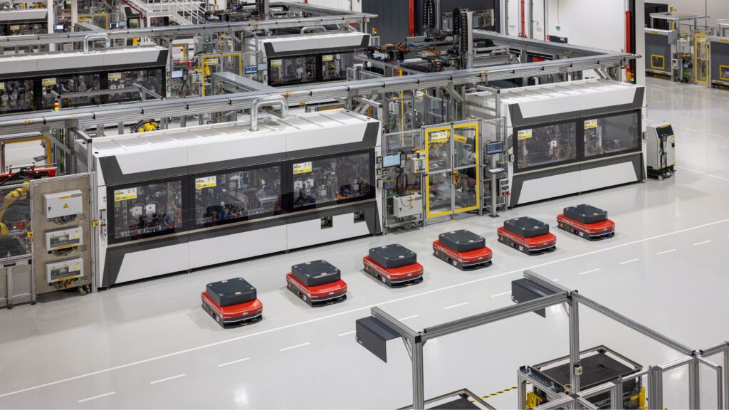 Numerama a visit&eacute; l'usine Porsche o&ugrave; est fabriqu&eacute;e la batterie du nouveau Cayenne Electric // Source : Porsche