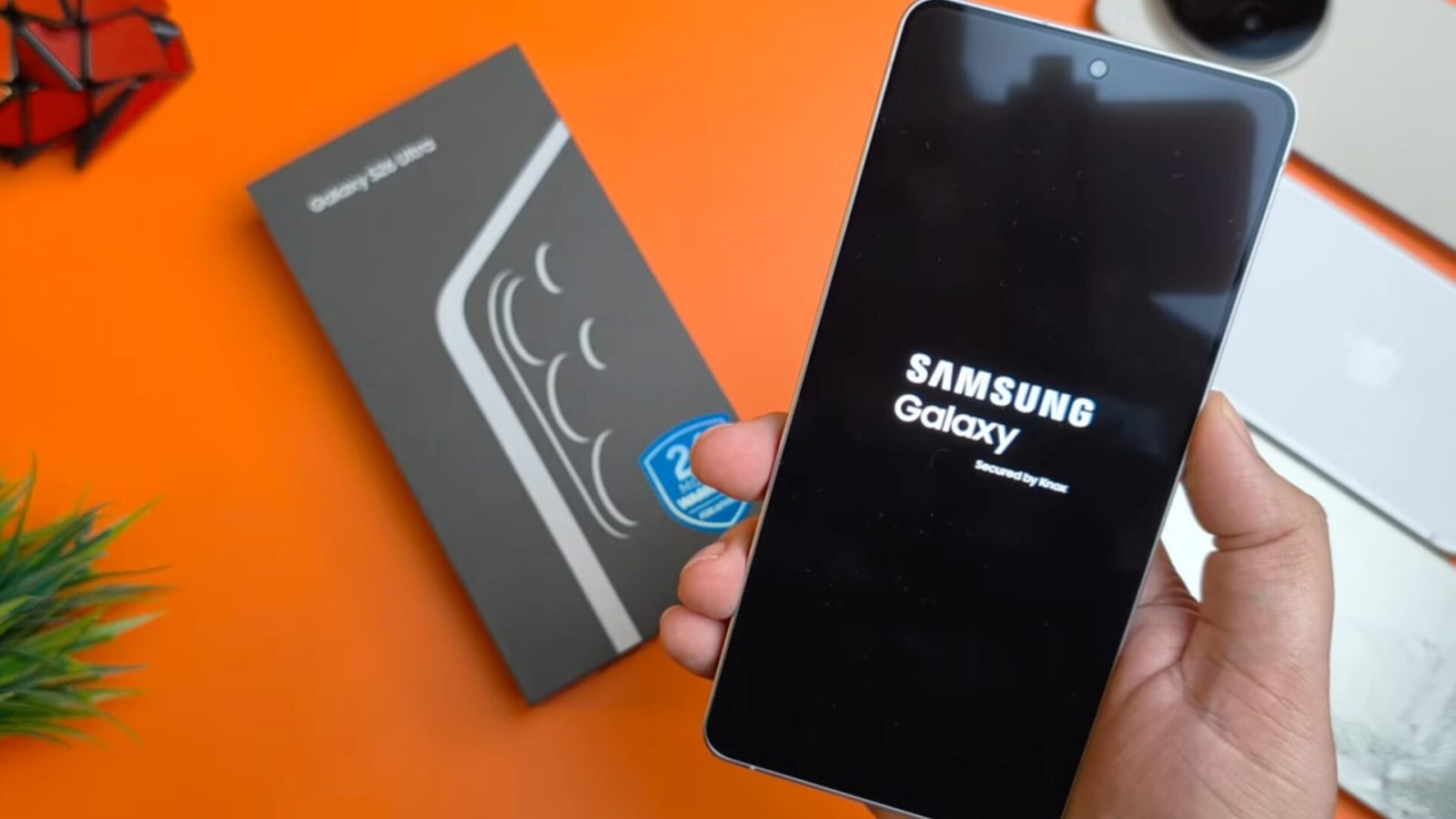Un YouTuber a acheté le Galaxy S26 Ultra avant même son lancement par Samsung