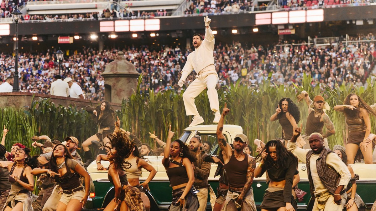 Bad Bunny au Super Bowl  // Source : Apple