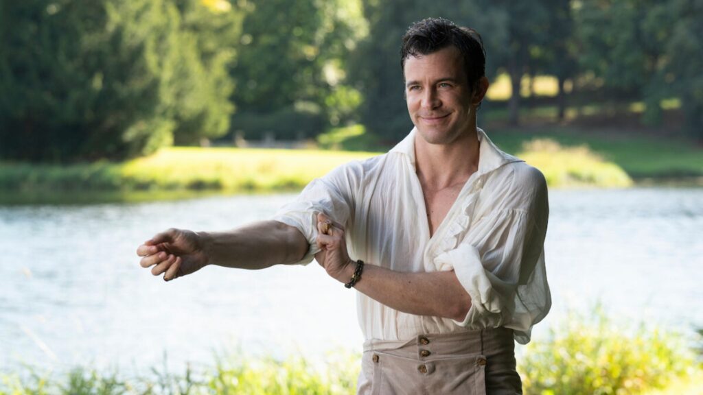 Benedict (pas dans sa tenue de marié, rassurez-vous). // Source : Netflix Tudum, Liam Daniel Benedict (pas dans sa tenue de marié, rassurez-vous). // Source : Netflix Tudum, Liam Daniel