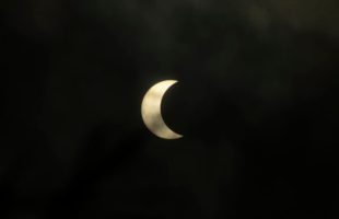 Éclipse solaire. // Source : Envato Éclipse solaire. // Source : Envato