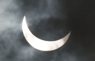 Éclipse solaire. // Source : Canva