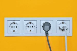 Prises électriques. // Source : Canva