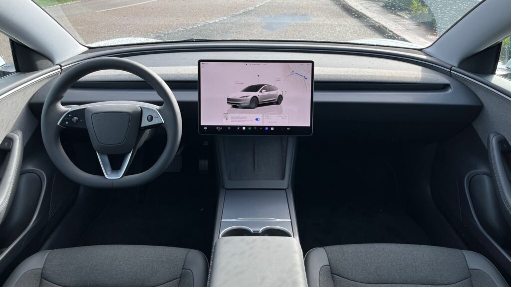 La Tesla Model 3 Propulsion (2026) à l'essai. // Source : Robin San Vicente pour Numerama