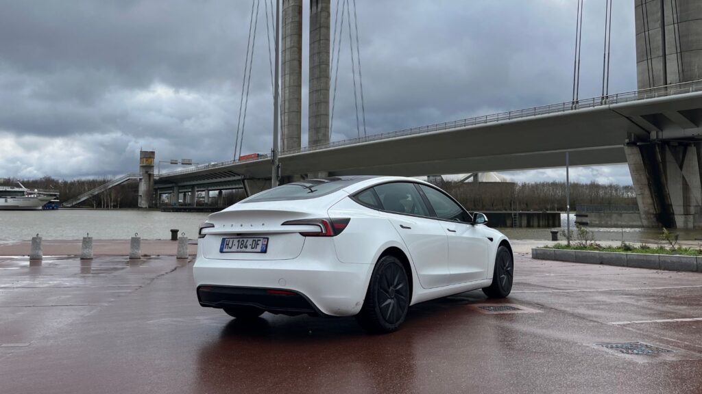 La Tesla Model 3 Propulsion (2026) à l'essai. // Source : Robin San Vicente pour Numerama