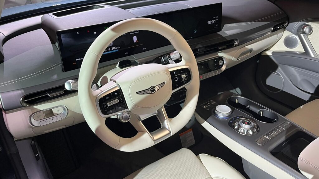 L'int&eacute;rieur du Genesis GV60. // Source : Robin San Vicente pour Numerama