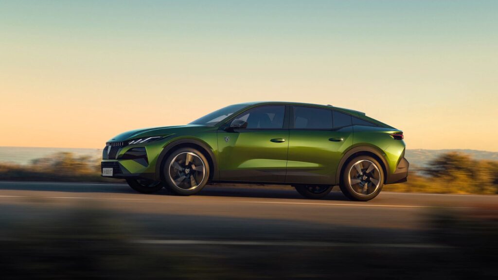 La Peugeot E-408 restyl&eacute;. // Source : Peugeot