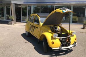 Rfit sur une 2CV  // Source : Rfit (Mehari Club Cassis)