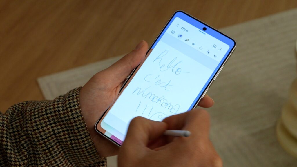 La g&eacute;n&eacute;ration Ultra et son stylet S-Pen.