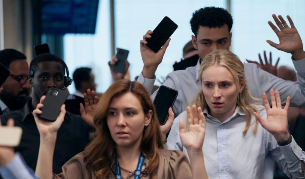 Steal // Source : Amazon Content Services LLC