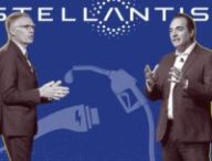 Stellantis - Carlos Tavares vs Antonio Filosa // Source : Montage Numerama Stellantis - Carlos Tavares vs Antonio Filosa // Source : Montage Numerama
