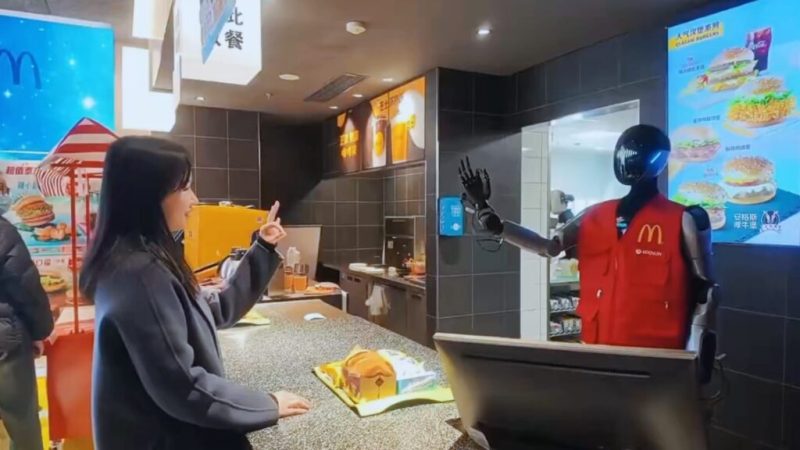 En Chine, votre Big Mac pourrait bientôt être servi par un robot humanoïde