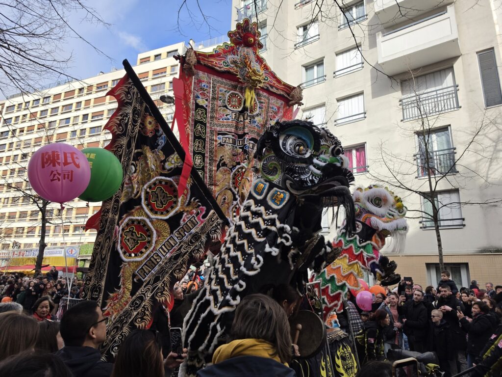 Le capteur de 200 Mpix du S26 Ultra, qui prend des photos de 12 Mpix par défaut, prend de très belles images. On peut le configurer sur 50 ou 200 Mpix, mais les images prennent plus de place.